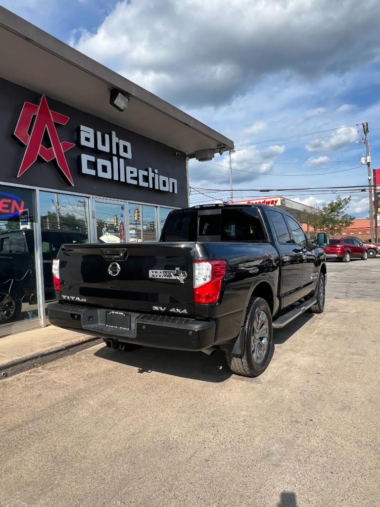 2019 Nissan Titan SV photo 3