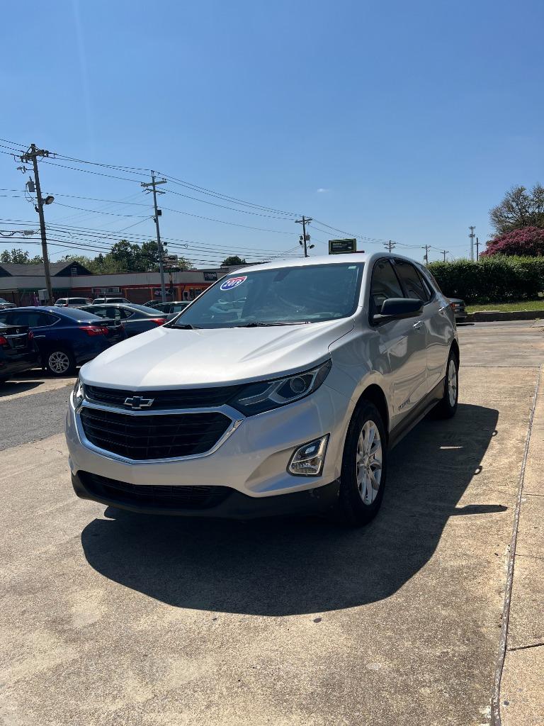 2019 Chevrolet Equinox LS photo 3