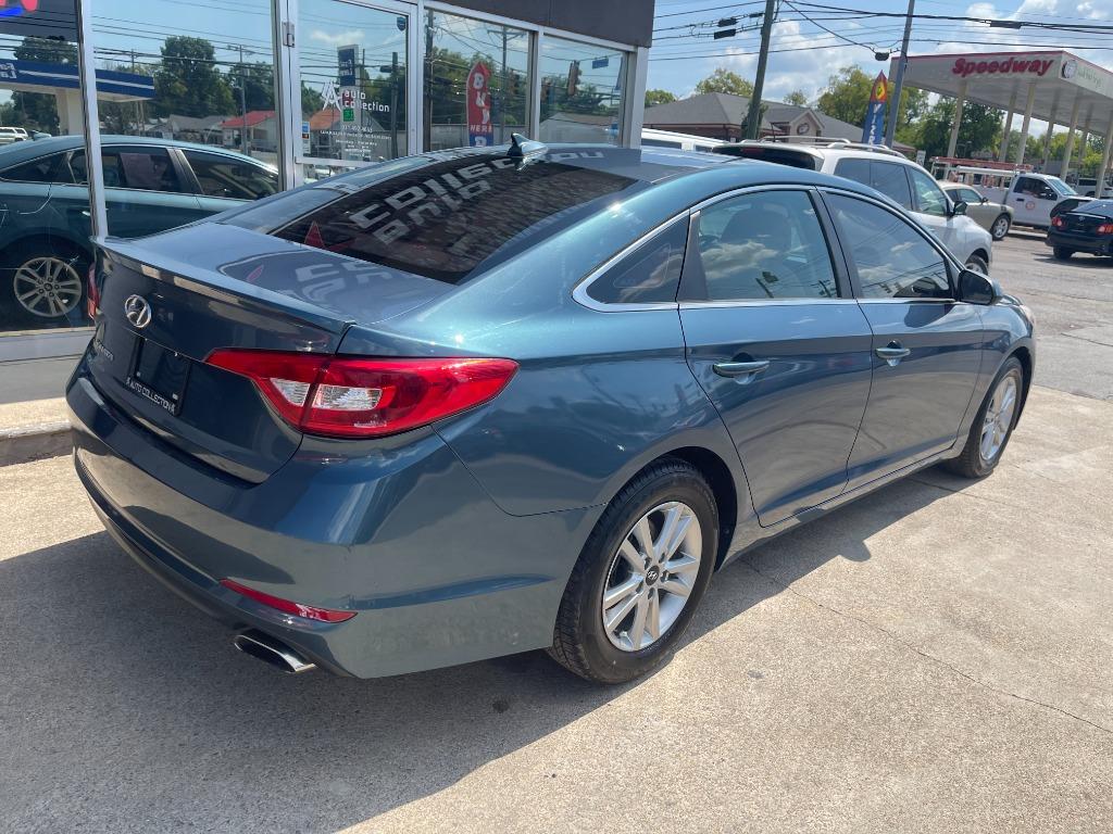 2017 Hyundai Sonata SE photo 3