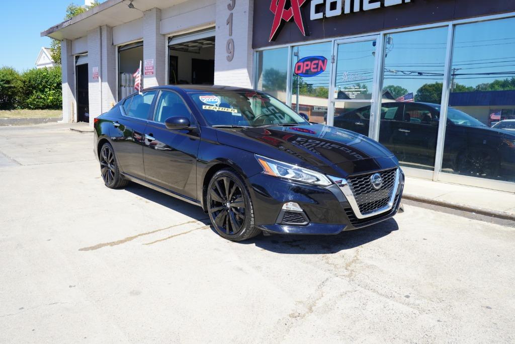 2022 Nissan Altima SV's photo