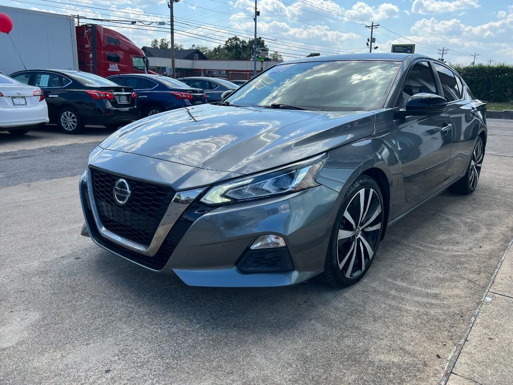 2020 Nissan Altima SR photo 6