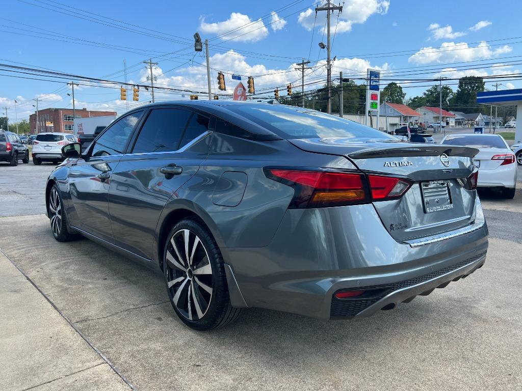 2020 Nissan Altima SR photo 5