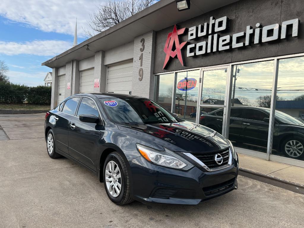 Nissan Altima's photo