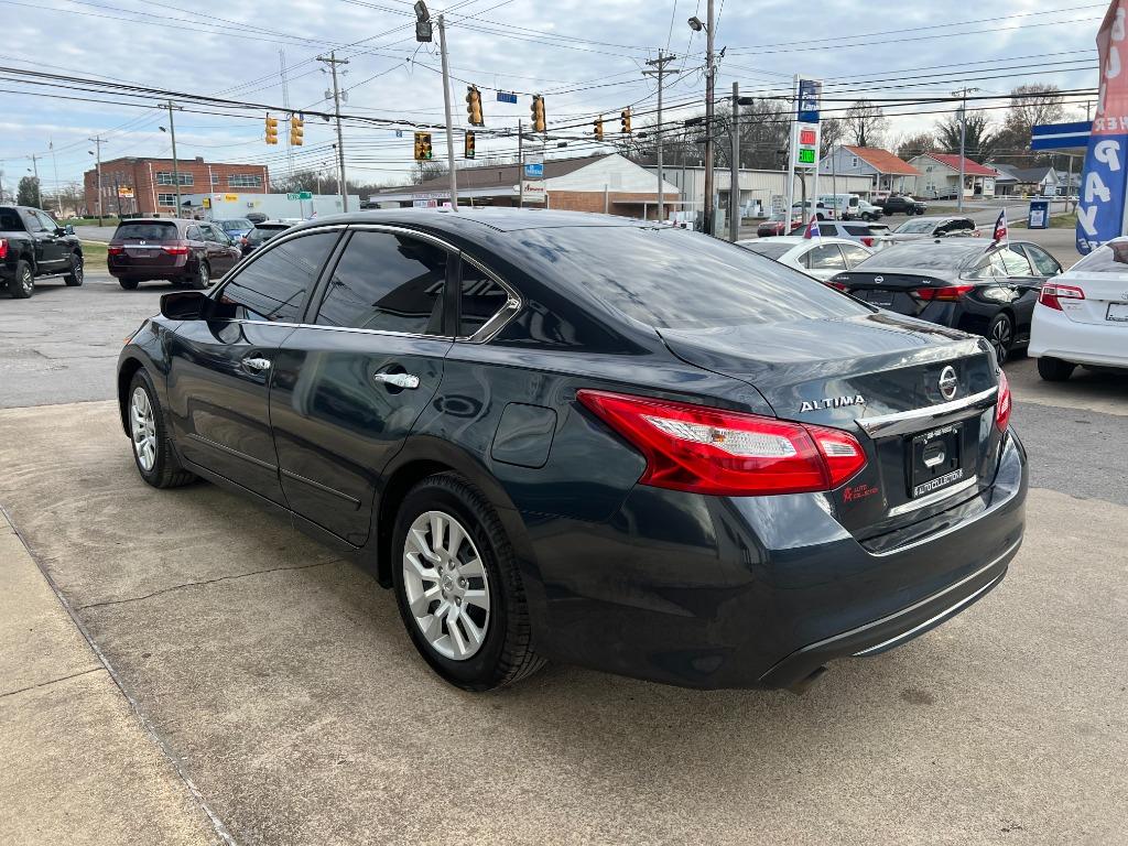 2017 Nissan Altima S photo 5