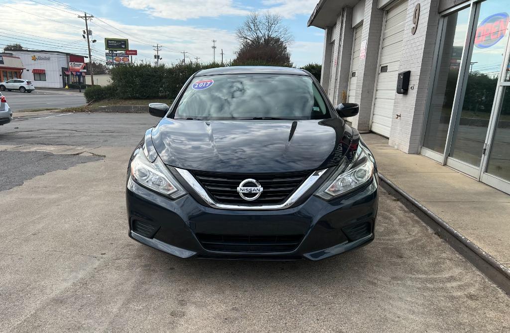 2017 Nissan Altima S photo 2