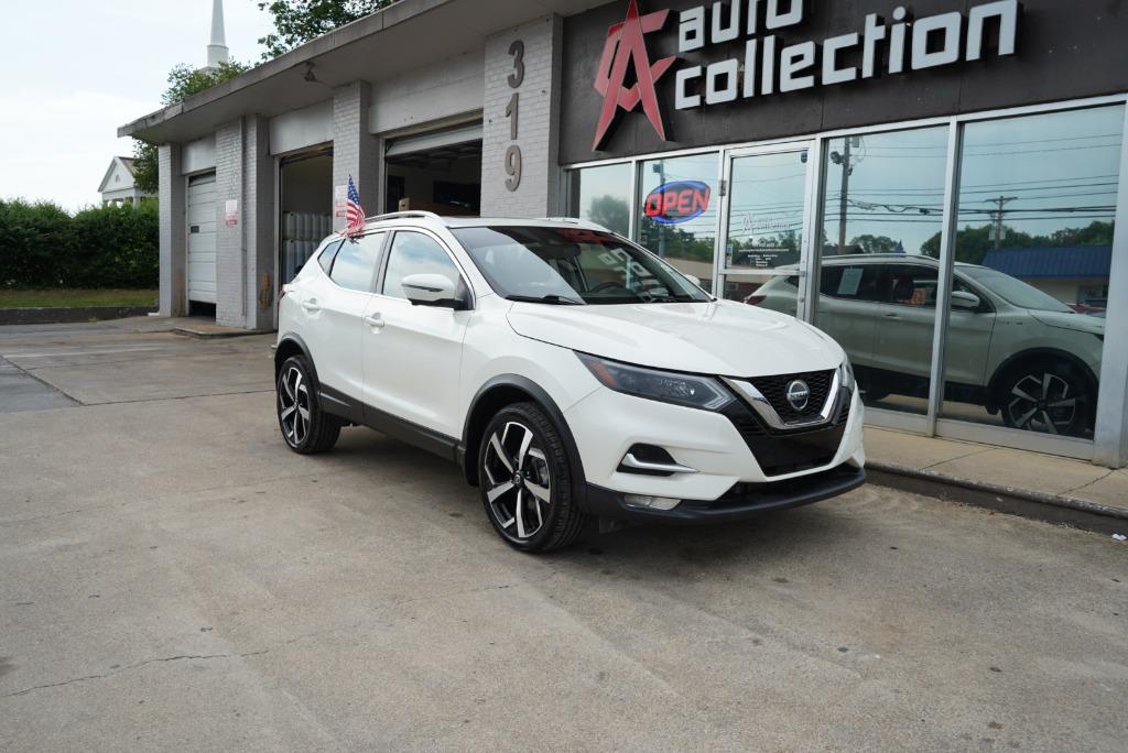 2020 Nissan Rogue Sport SL's photo