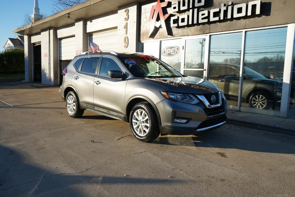 2018 Nissan Rogue SV's photo