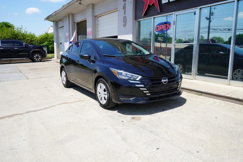 2025 Nissan Versa 1.6 S CVT's photo